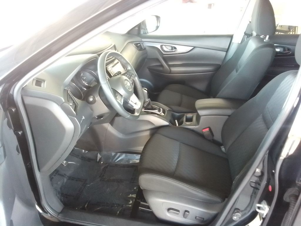 2017 Nissan Rogue Image 13