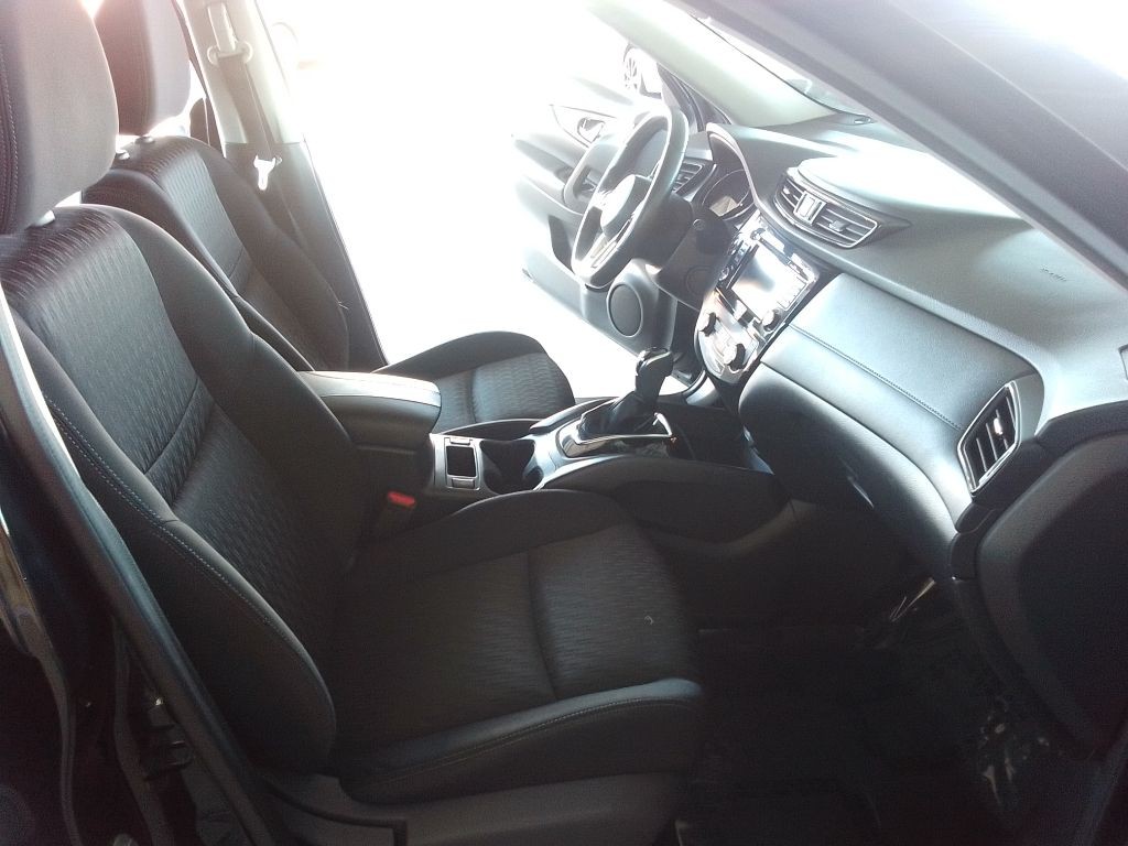 2017 Nissan Rogue Image 15