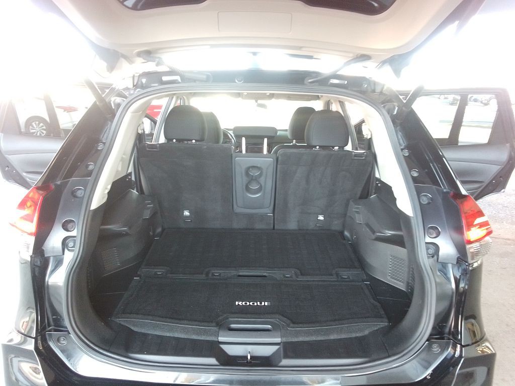 2017 Nissan Rogue Image 17
