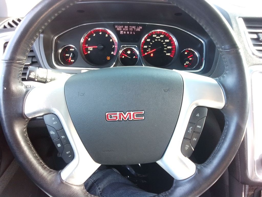 2017 GMC Acadia Image 8