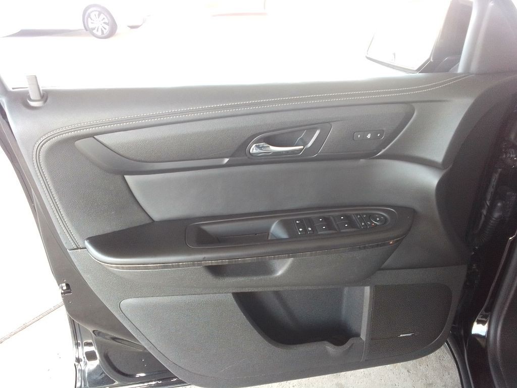 2017 GMC Acadia Image 27