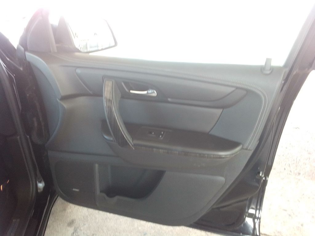 2017 GMC Acadia Image 28