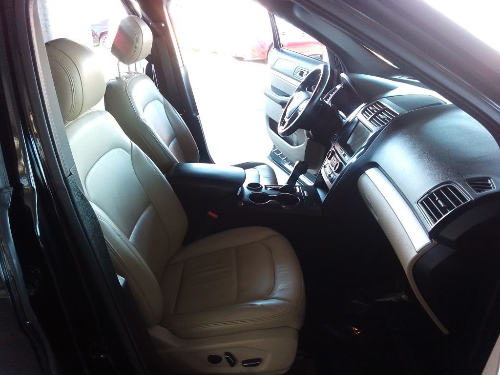 2016 Ford Explorer Image 18
