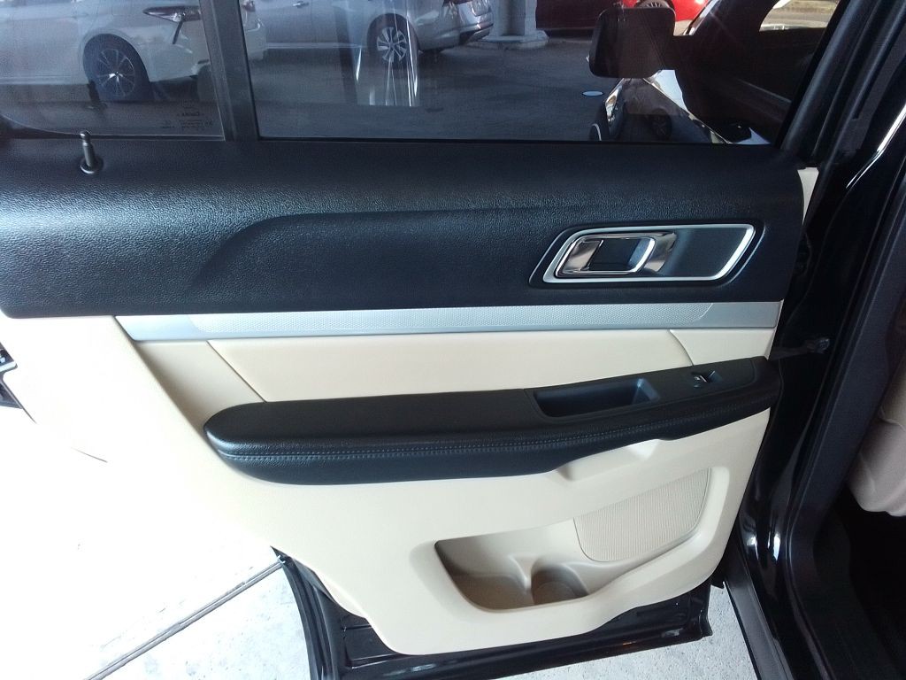 2016 Ford Explorer Image 23