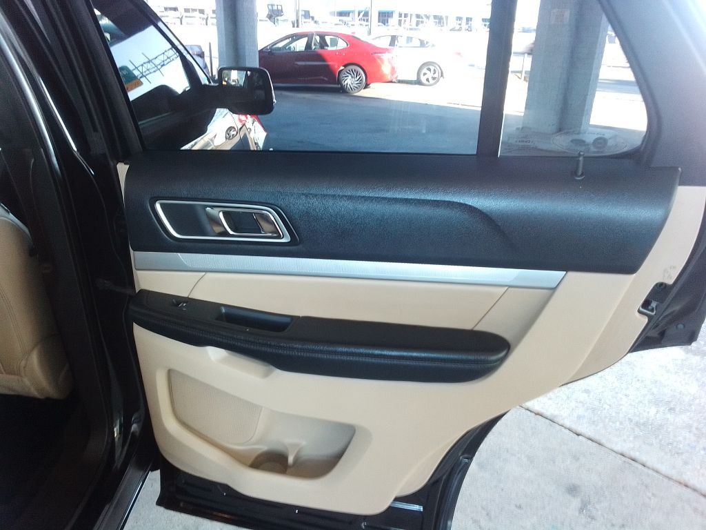 2016 Ford Explorer Image 25