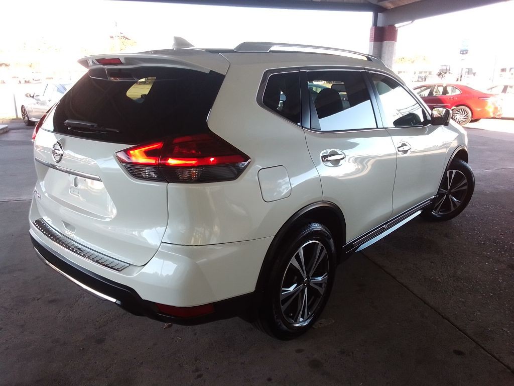 2017 Nissan Rogue Image 5