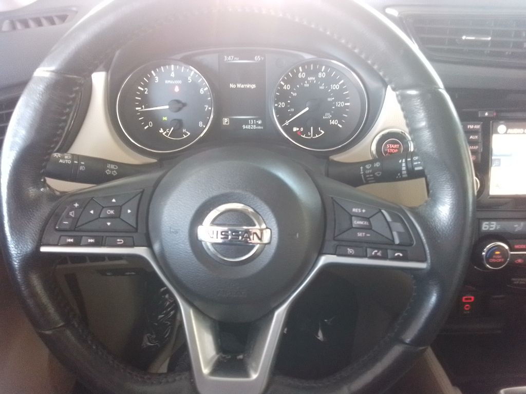 2017 Nissan Rogue Image 8