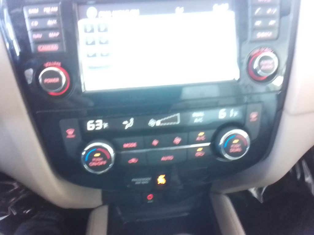 2017 Nissan Rogue Image 10