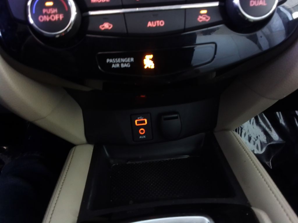 2017 Nissan Rogue Image 12