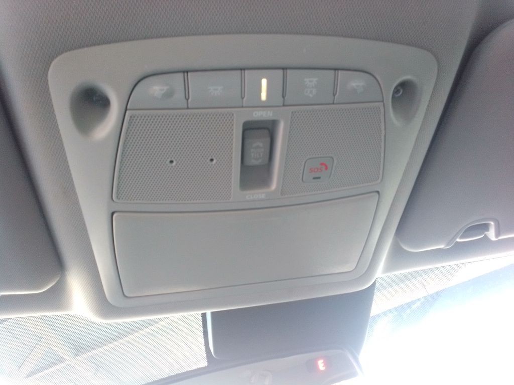 2017 Nissan Rogue Image 16