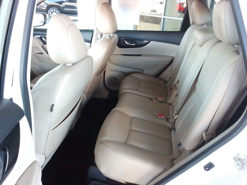 2017 Nissan Rogue Image 19