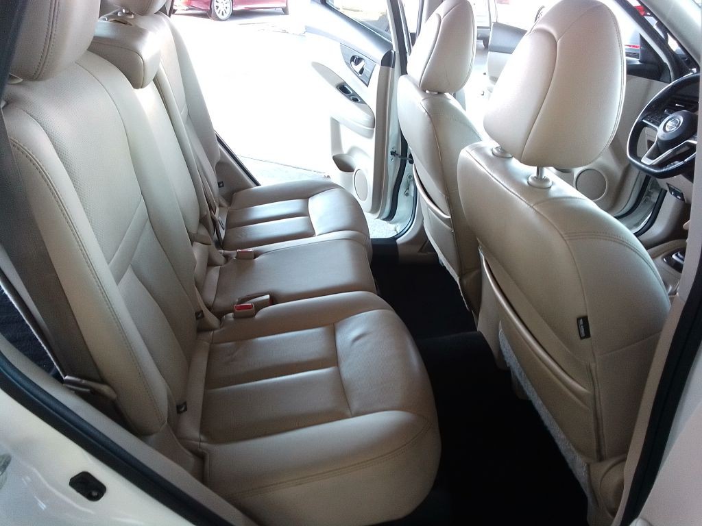 2017 Nissan Rogue Image 21