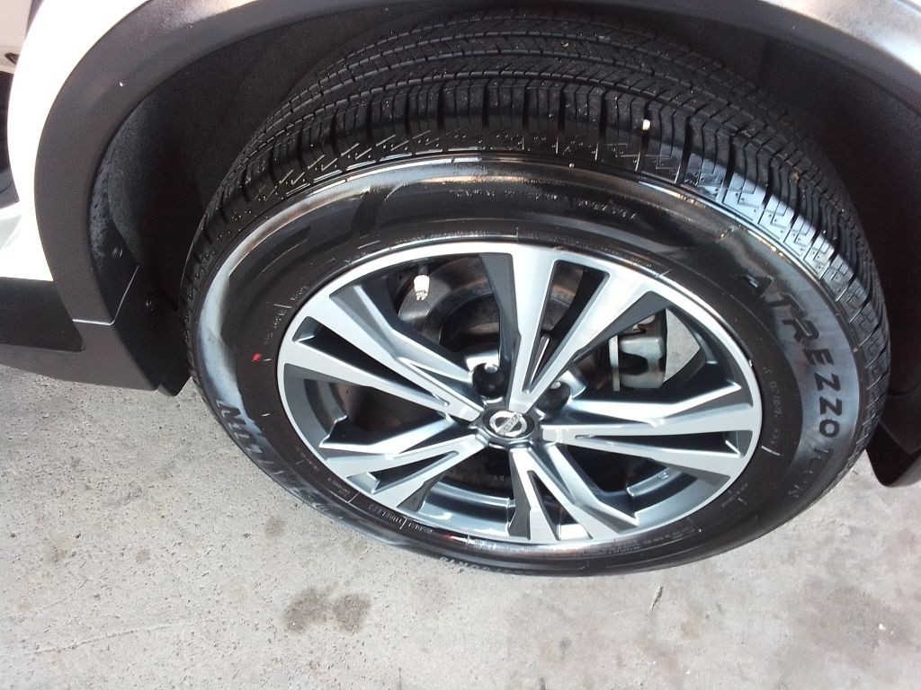 2017 Nissan Rogue Image 29