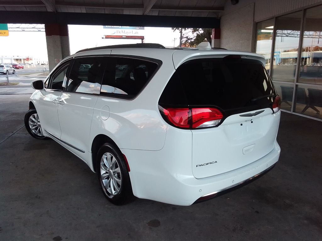 2018 Chrysler Pacifica Image 4