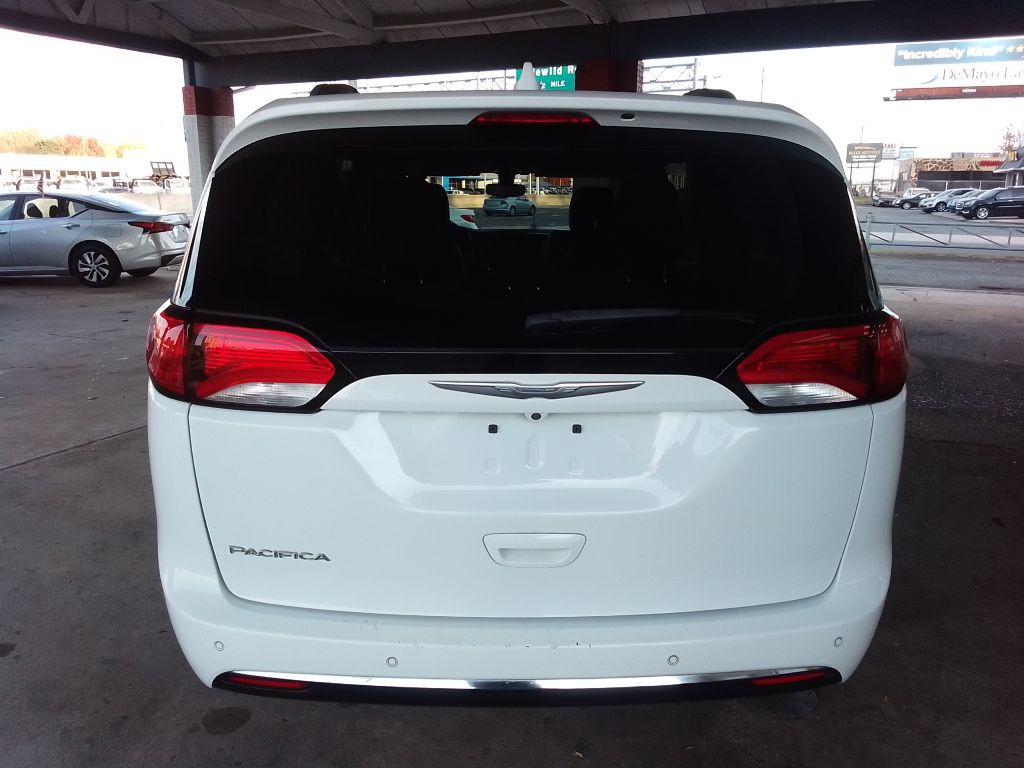 2018 Chrysler Pacifica Image 6