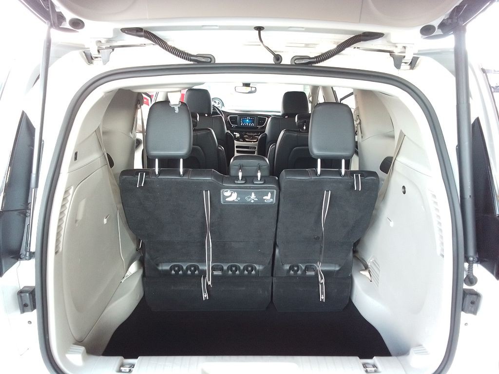 2018 Chrysler Pacifica Image 22