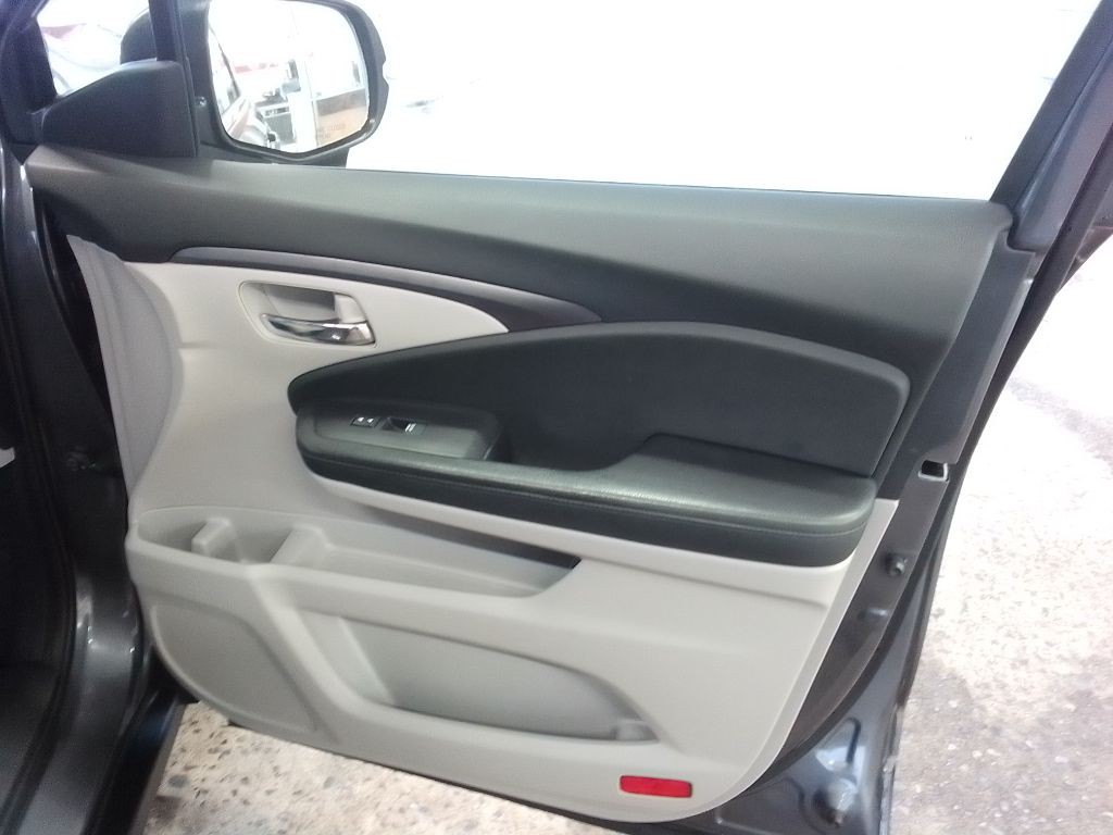 2016 Honda Pilot Image 24