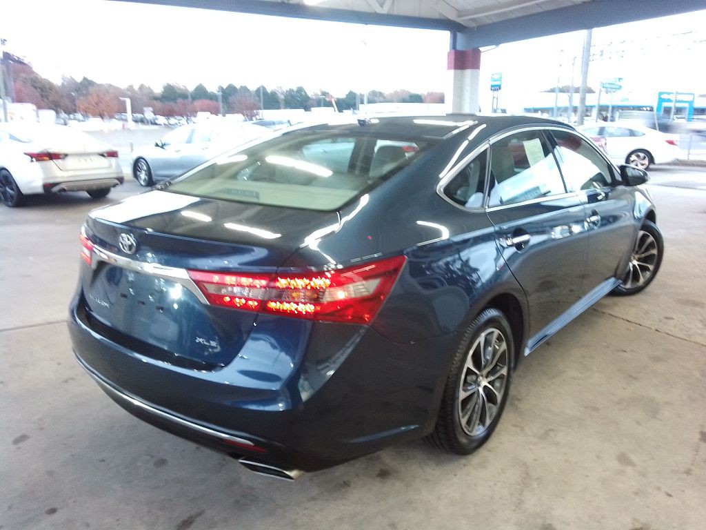 2017 Toyota Avalon Image 5