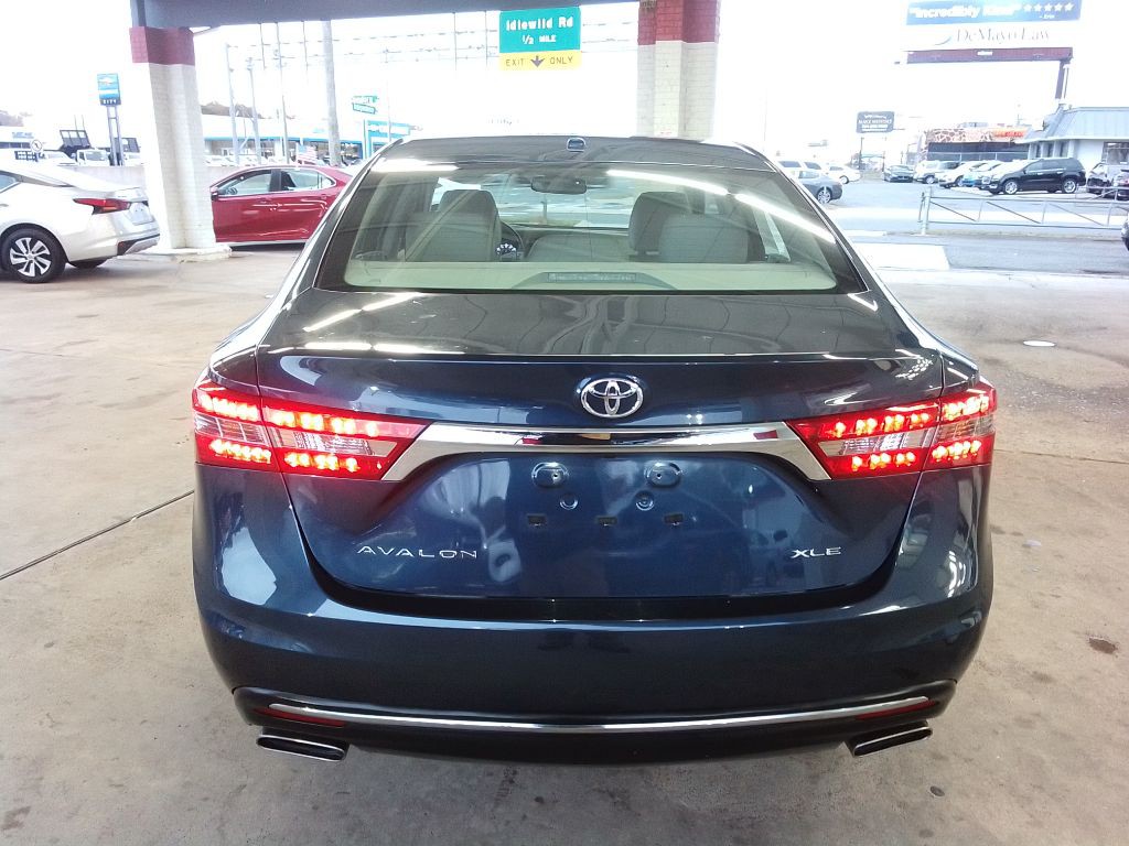 2017 Toyota Avalon Image 6