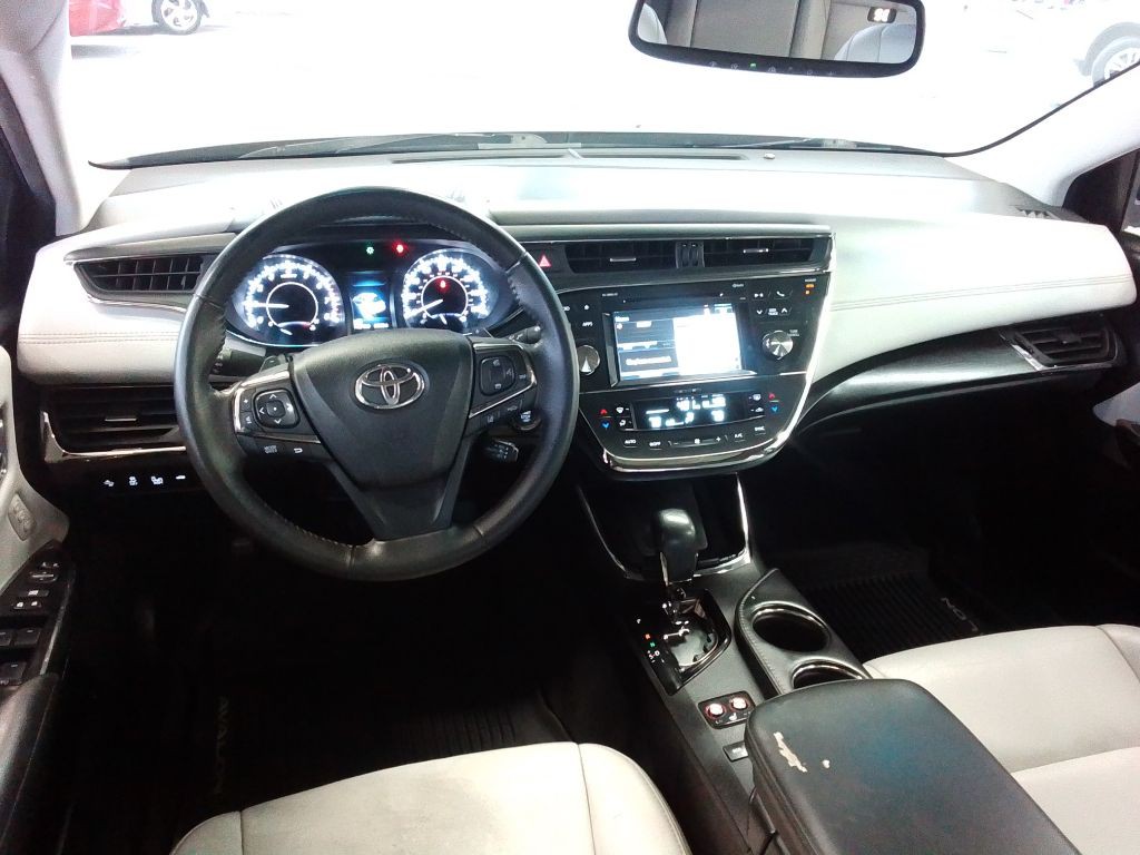 2017 Toyota Avalon Image 7
