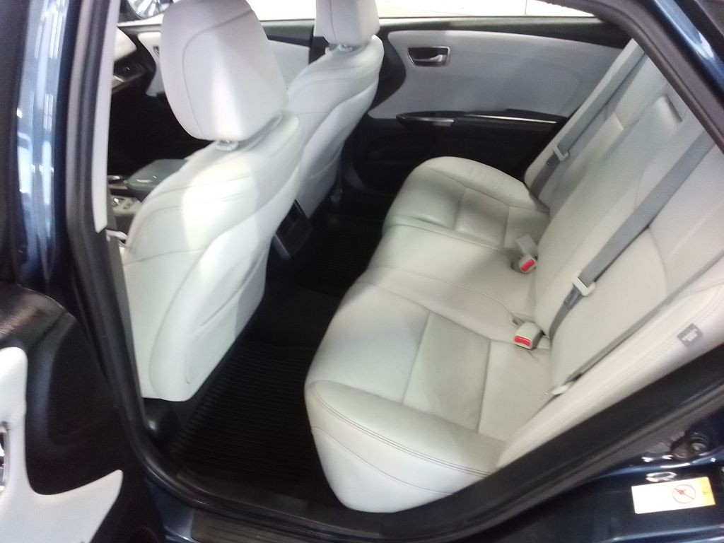 2017 Toyota Avalon Image 17