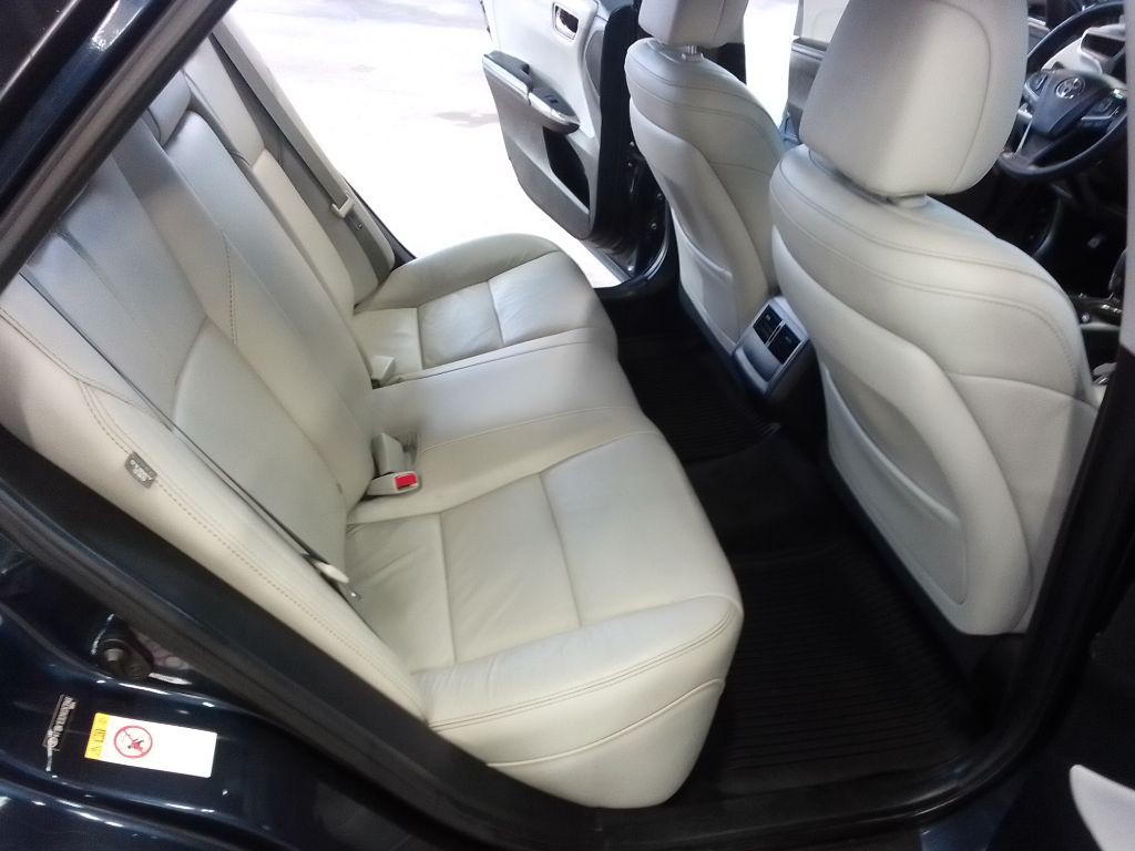 2017 Toyota Avalon Image 19