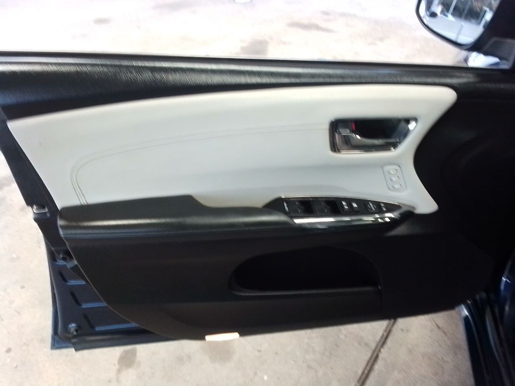 2017 Toyota Avalon Image 21