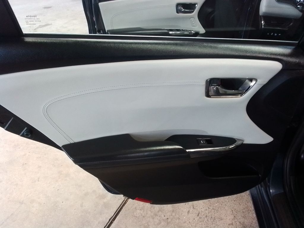 2017 Toyota Avalon Image 22