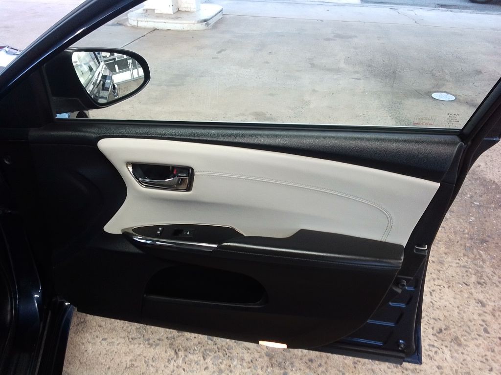 2017 Toyota Avalon Image 23