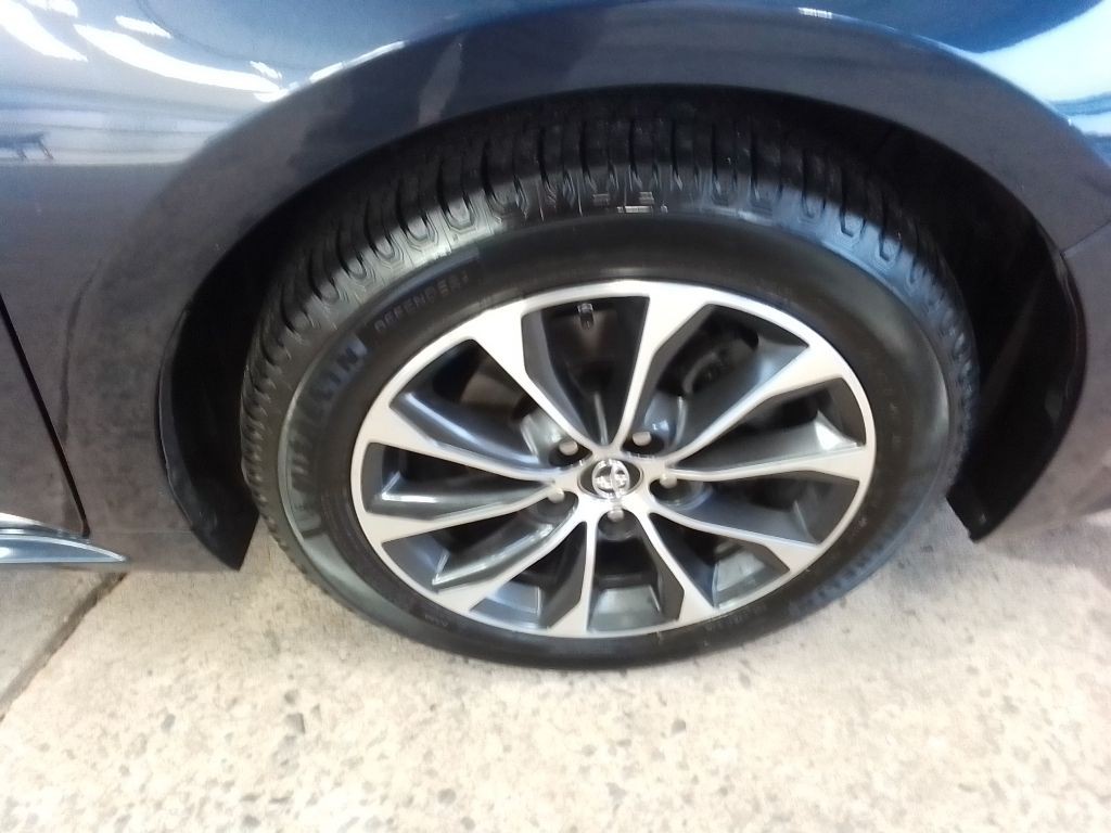 2017 Toyota Avalon Image 27