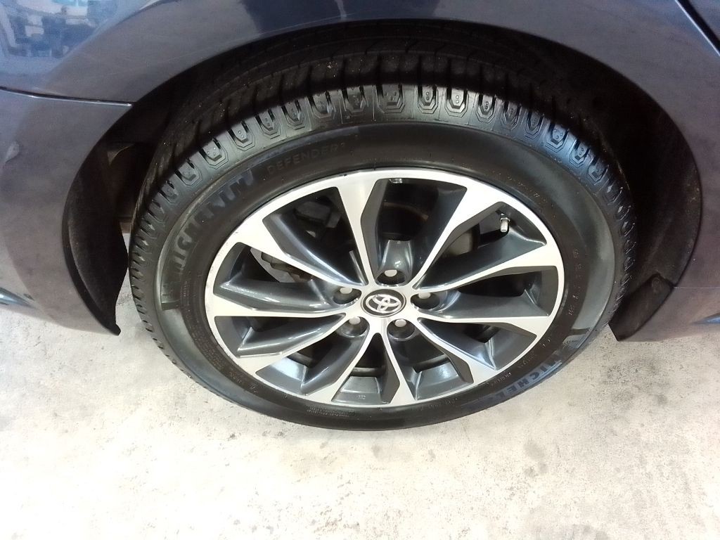 2017 Toyota Avalon Image 29