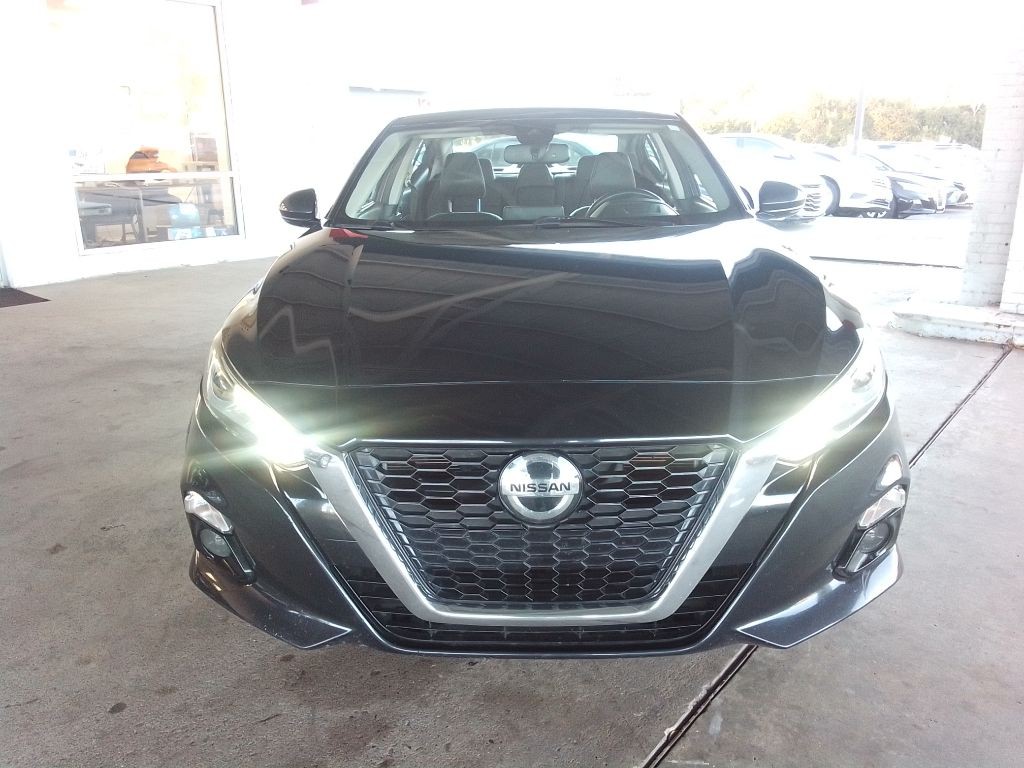 2020 Nissan Altima Image 2