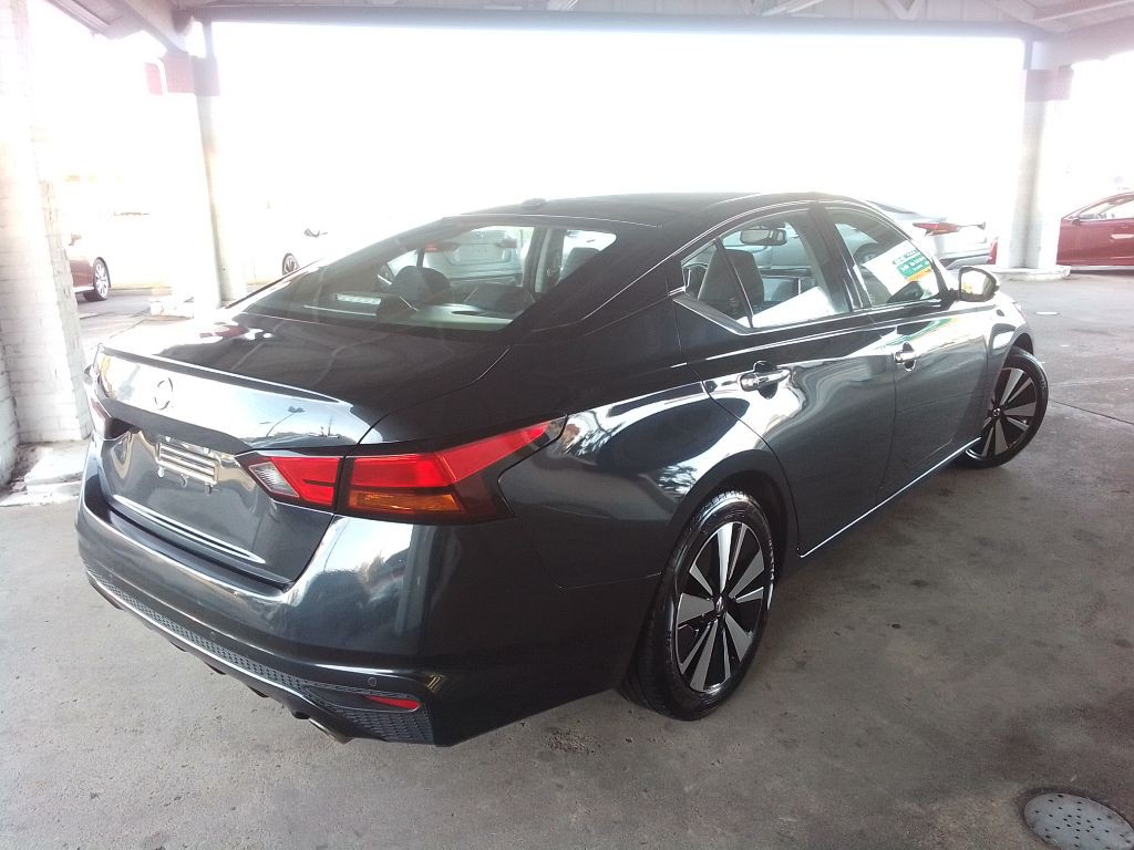 2020 Nissan Altima Image 5