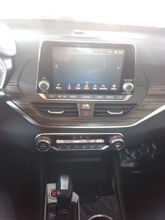 2020 Nissan Altima Image 9