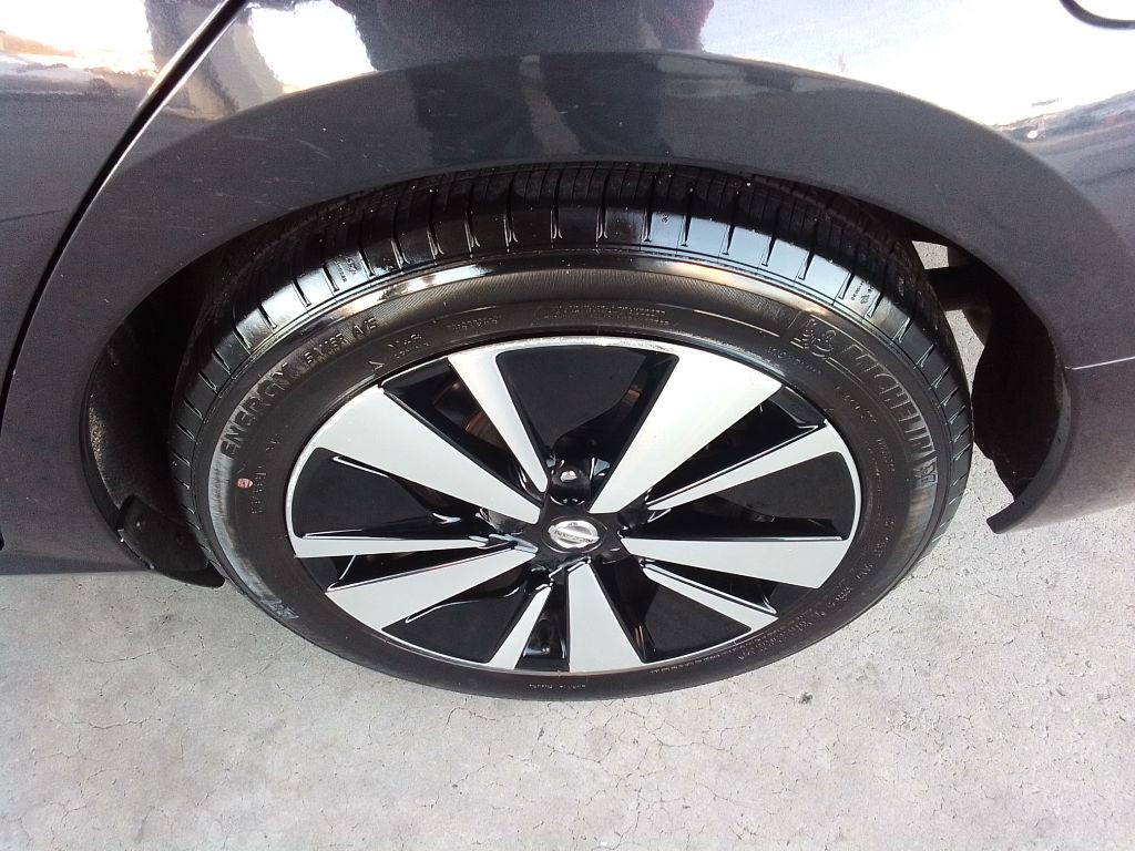 2020 Nissan Altima Image 28