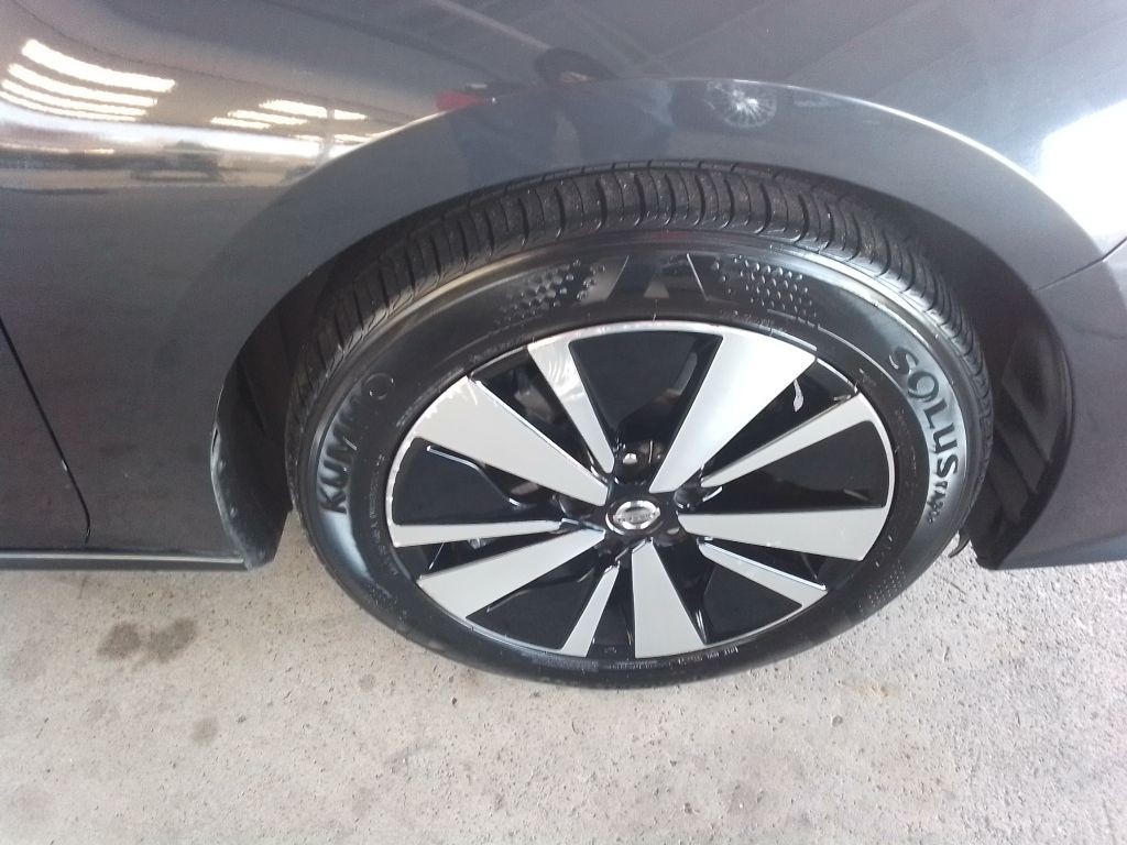 2020 Nissan Altima Image 29