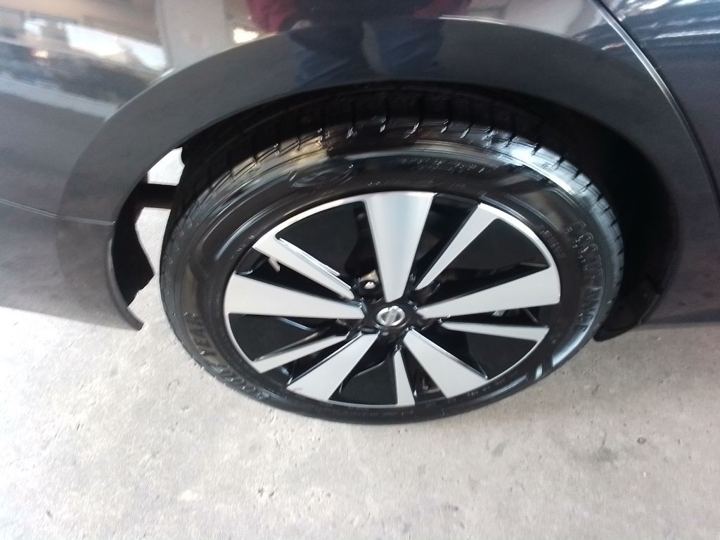 2020 Nissan Altima Image 30