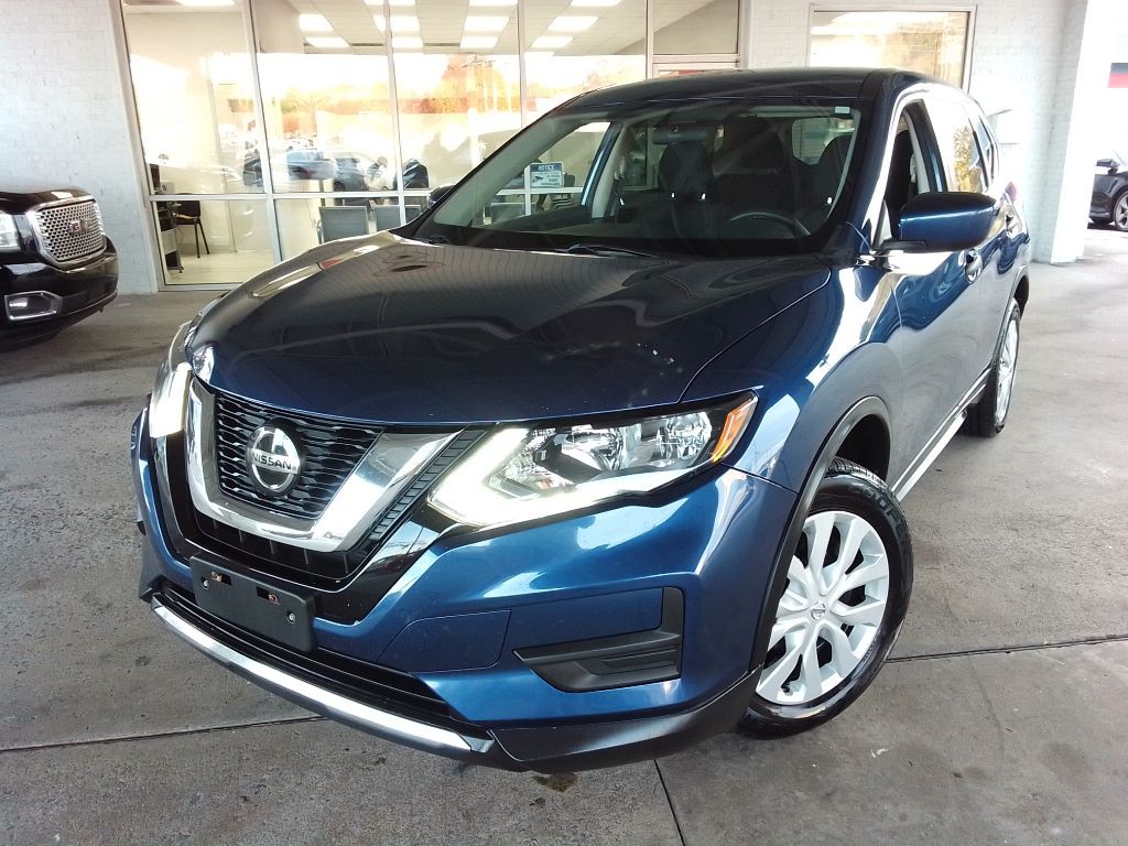 2018 Nissan Rogue Image 1