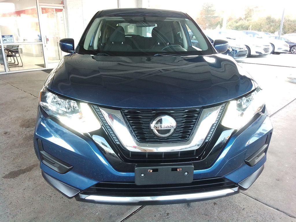 2018 Nissan Rogue Image 2
