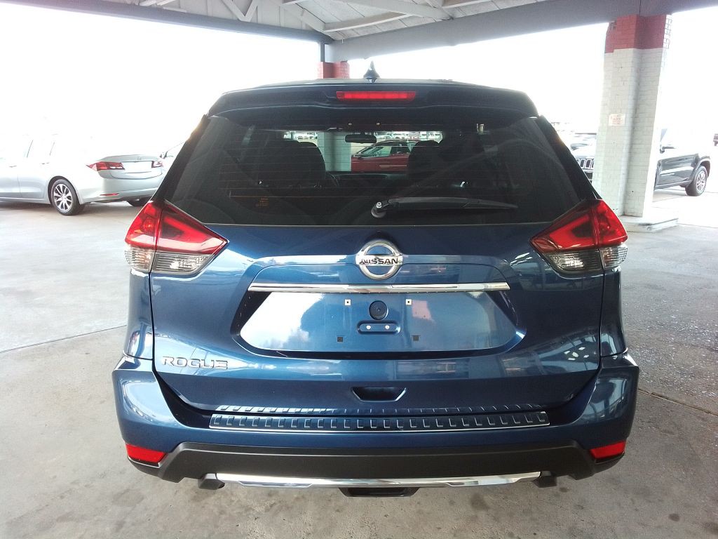 2018 Nissan Rogue Image 6