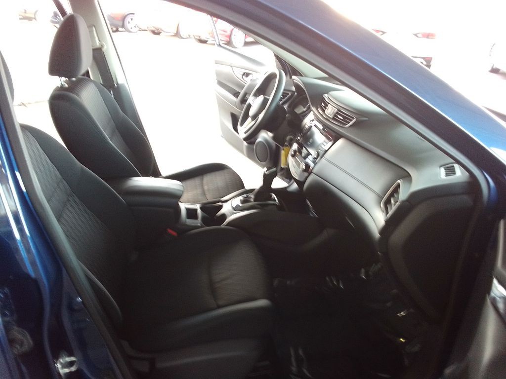 2018 Nissan Rogue Image 14