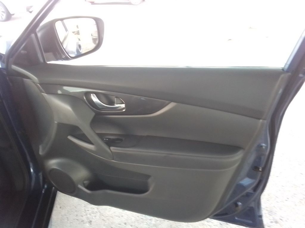 2018 Nissan Rogue Image 19