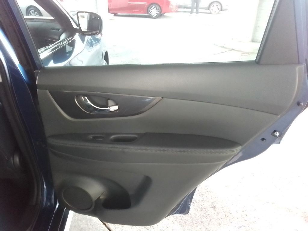 2018 Nissan Rogue Image 20