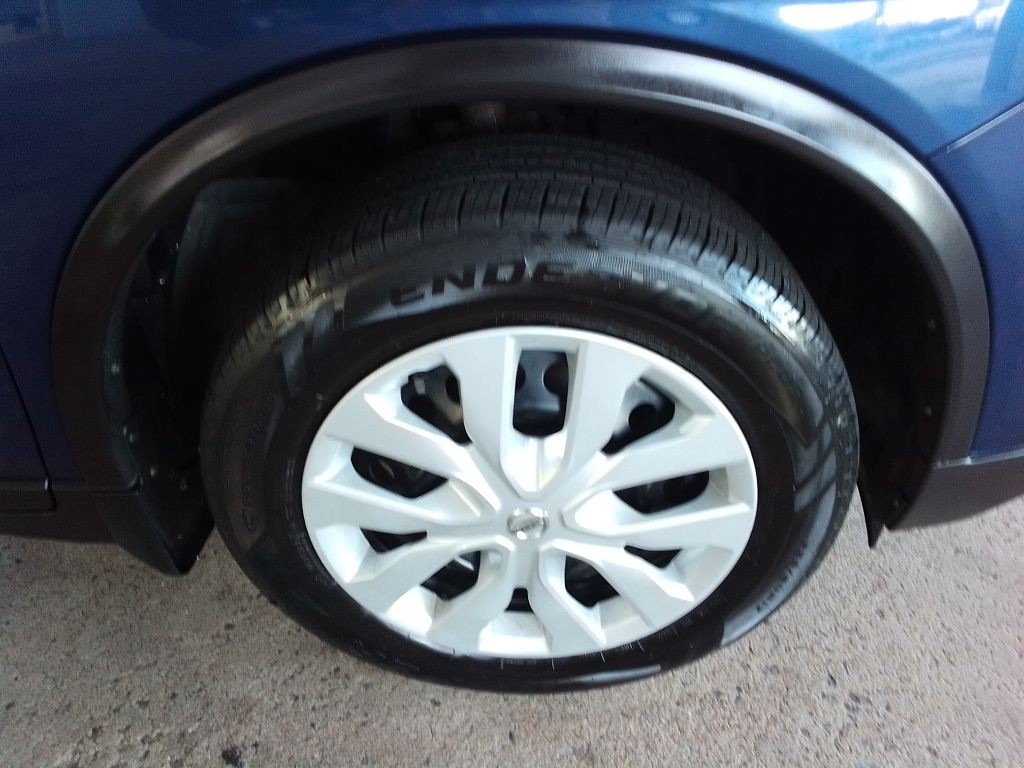 2018 Nissan Rogue Image 24