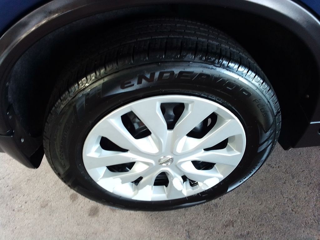 2018 Nissan Rogue Image 25