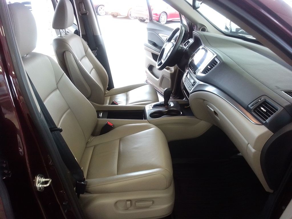 2017 Honda Pilot Image 17