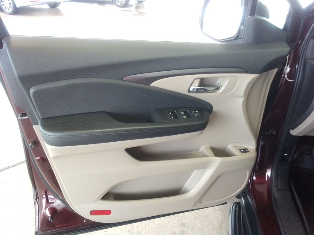 2017 Honda Pilot Image 21