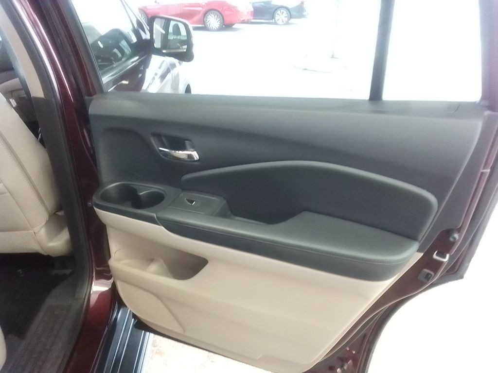 2017 Honda Pilot Image 24