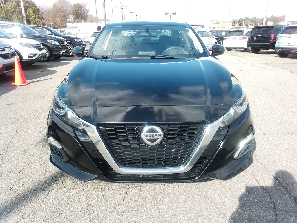 2020 Nissan Altima Image 2