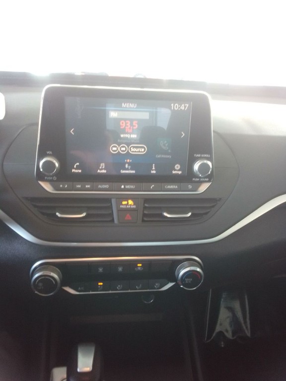 2020 Nissan Altima Image 8